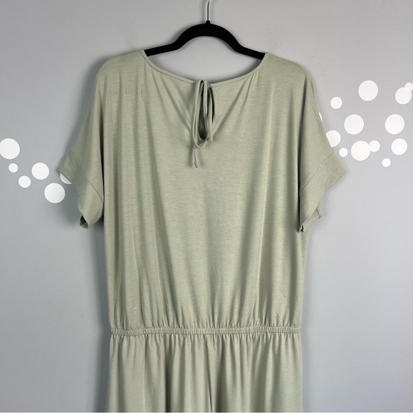 Zenana Short Sleeve Romper with Elastic Waist & Keyhole Back Size 2X - Picture 6 of 7